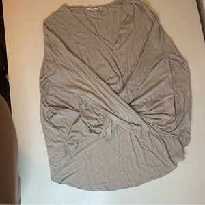 Lightweight Long Sleeve Cropped Front Blouse Large